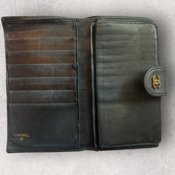 Chanel • Black Caviar Leather Vintage Wallet - Picture 5 of 9